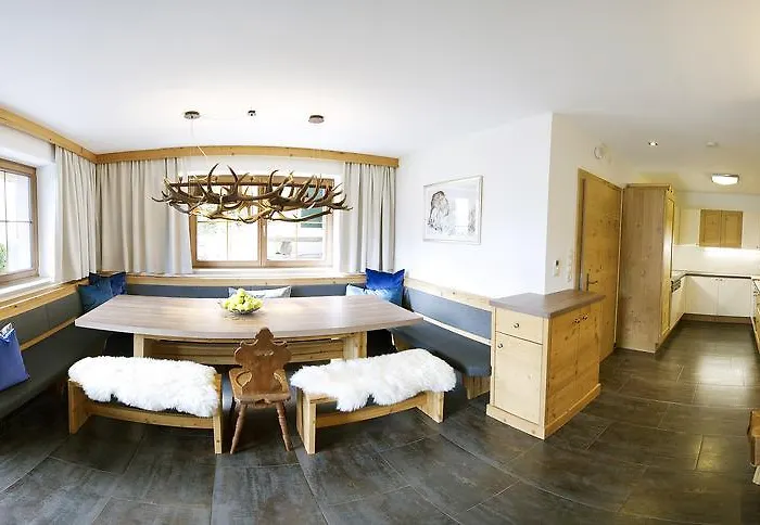 Superior Tiroler Madl شاليه اشنكريش